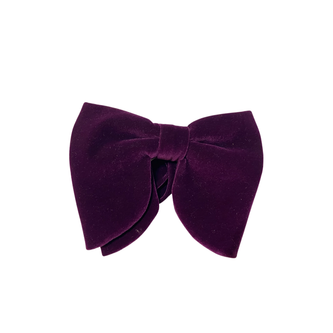 Velvet bow tie